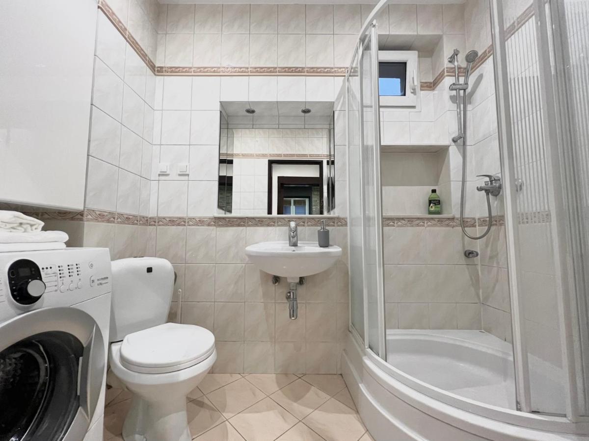 2-Room Apartment In The City Center Poznan Exterior photo